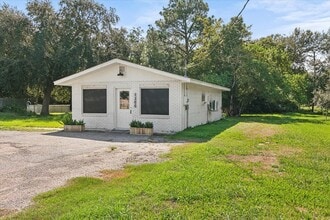 Building Photo - 1300 Kansas Ave S