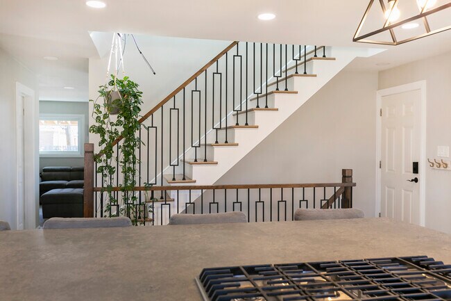 Building Photo - 9535 Osceola Ave