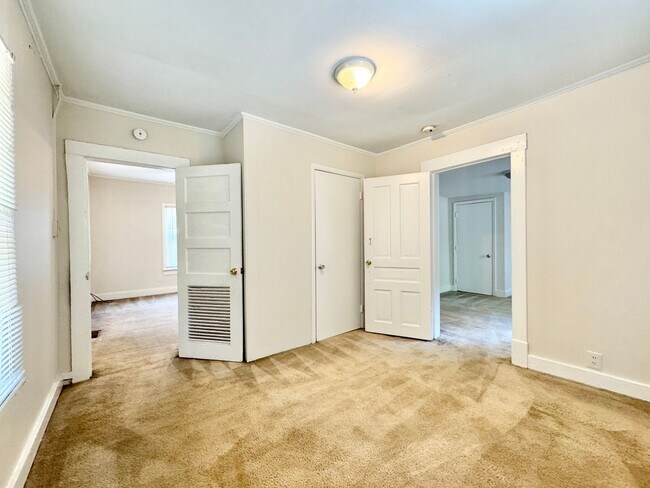 Building Photo - Charming 2-bedroom, 1-bath home in Greensboro