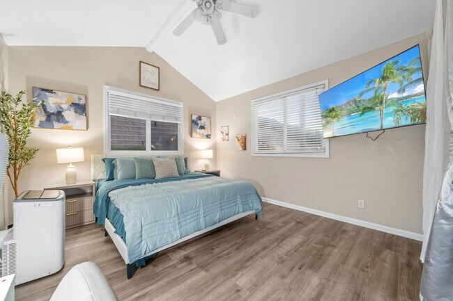 Building Photo - 13075 Old West Ave