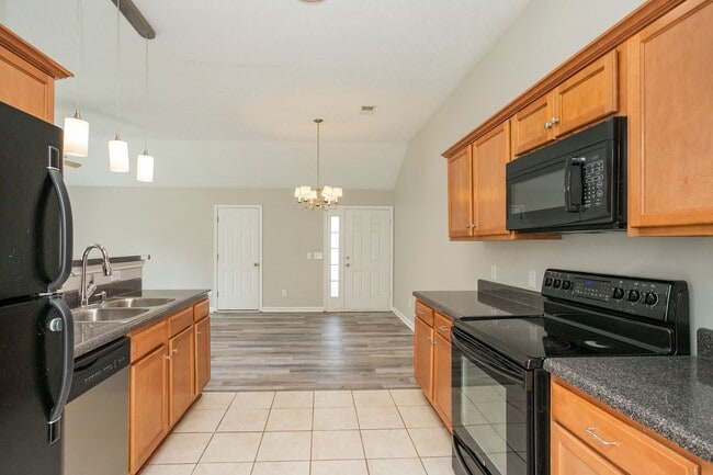 Building Photo - 564 Rose Cottage Cir