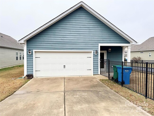 Building Photo - 304 Harrison Ln