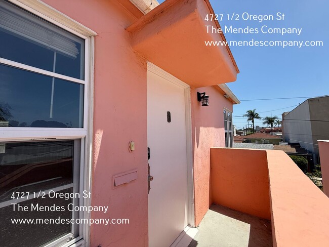Building Photo - 4727 1/2 Oregon St.-