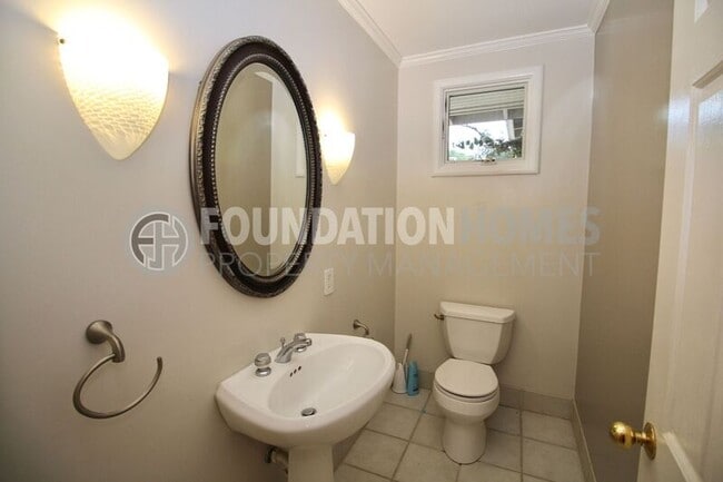 Building Photo - 133 Tiburon Blvd