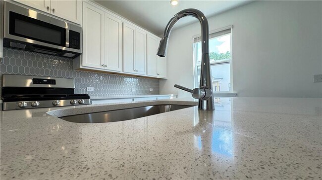 Building Photo - 55 Peeples Dr