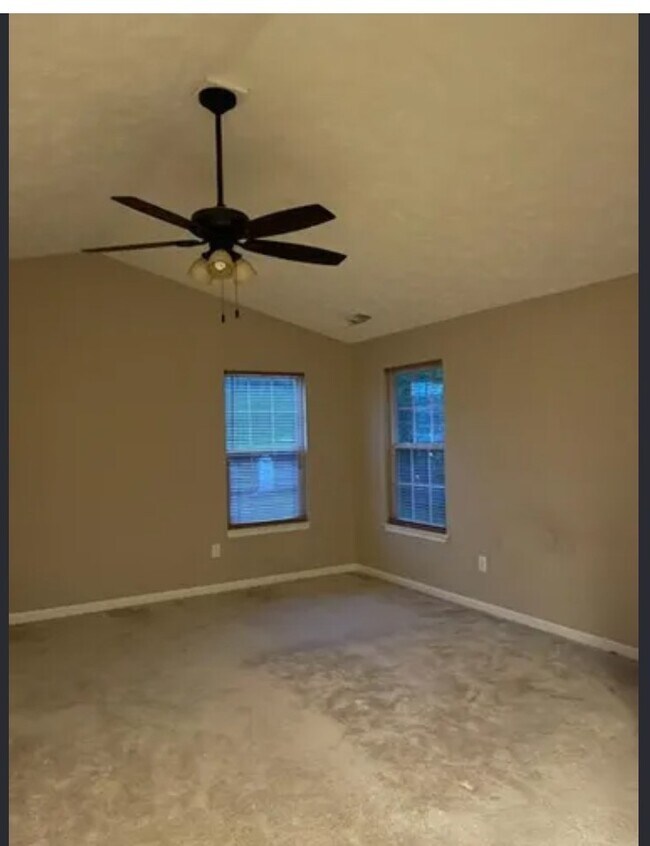 Building Photo - 2576 Covington Pl