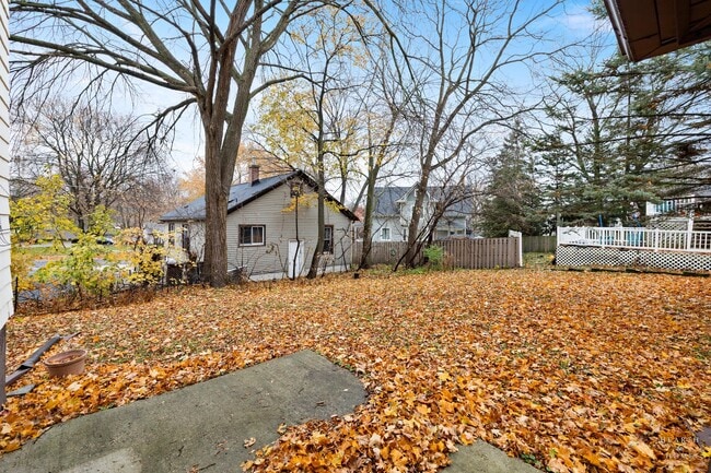 Building Photo - 415 Dean St