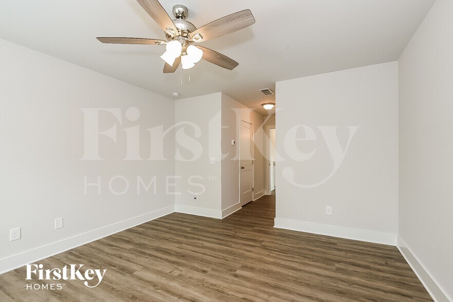 Building Photo - 6955 Overton Cir