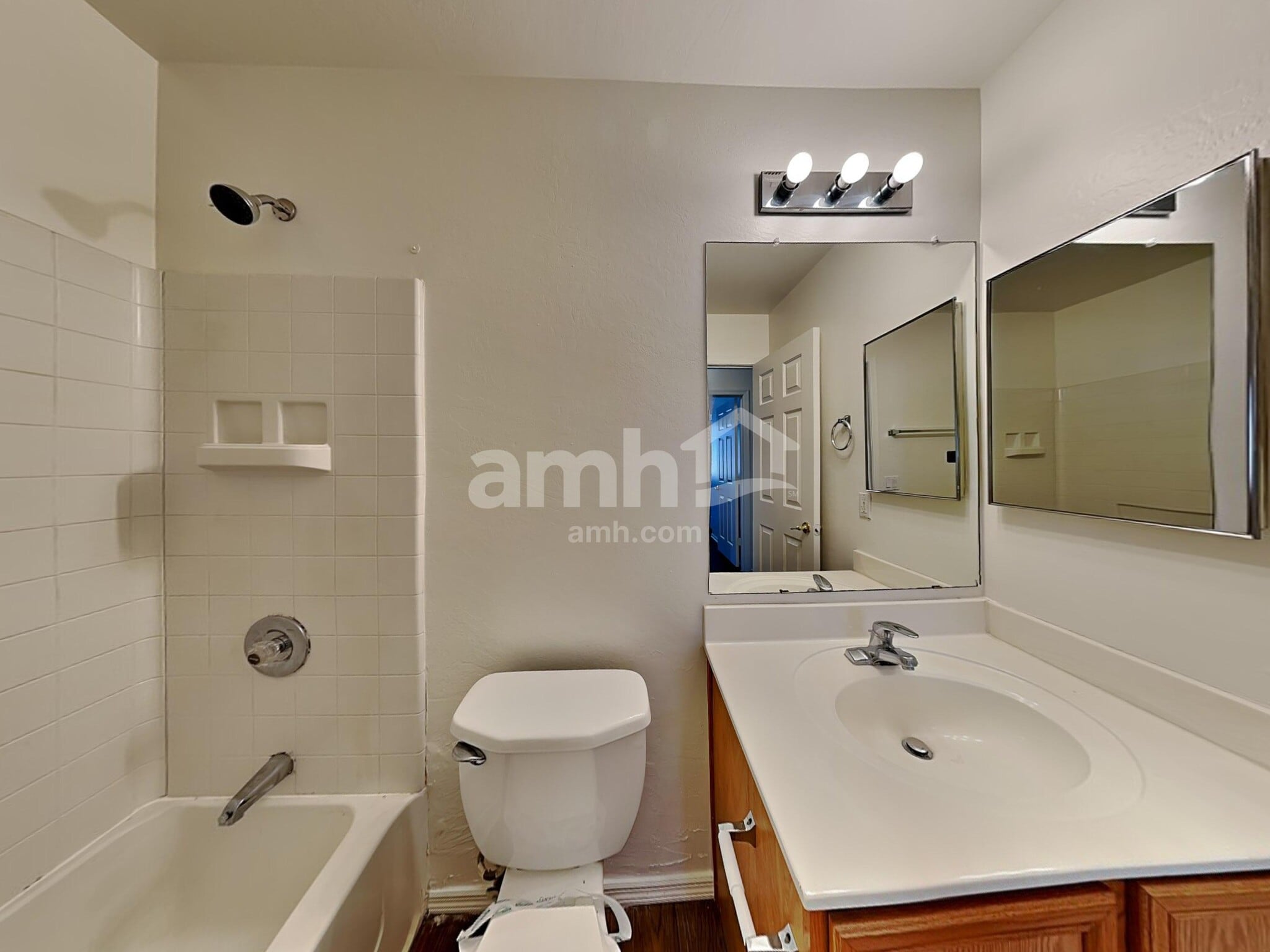 Building Photo - 6019 W Jones Ave