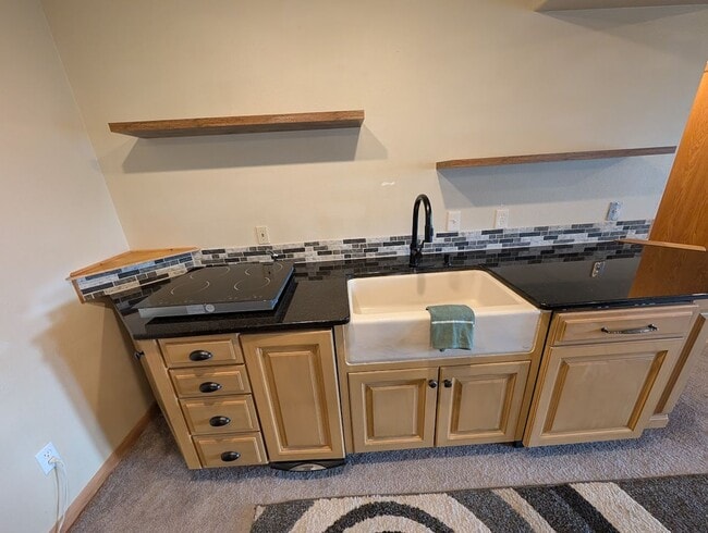 Building Photo - Gorgeous large Clarkston Heights duplex