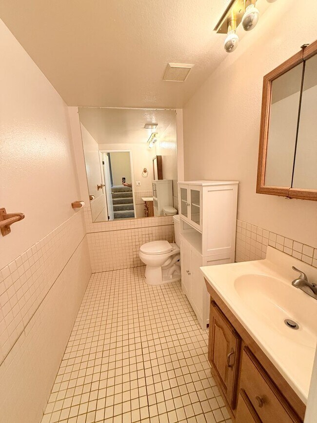 Building Photo - 4242 Briggs Ave