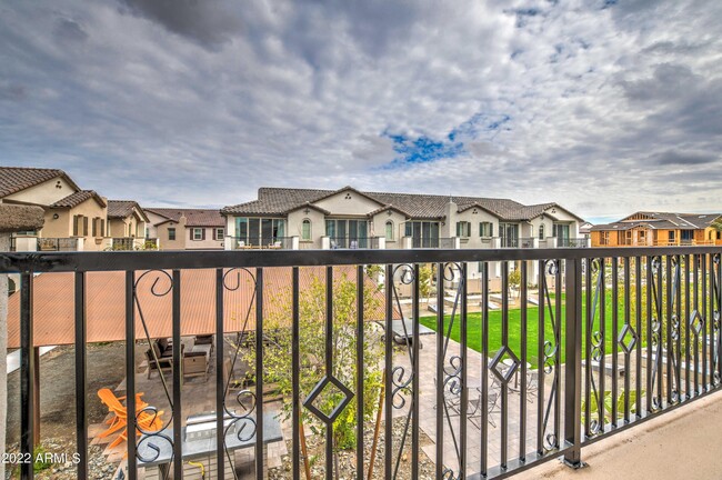 Building Photo - 4655 S Vapor