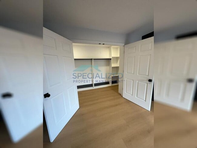 Building Photo - 8131 Vineland Oaks Blvd
