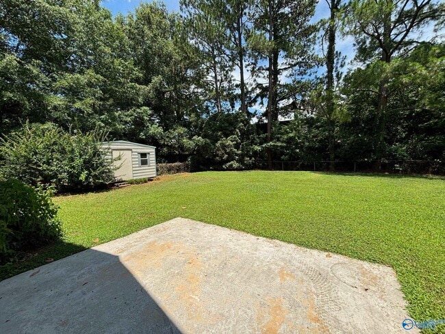 Building Photo - 1925 Lynnbrook Dr SW