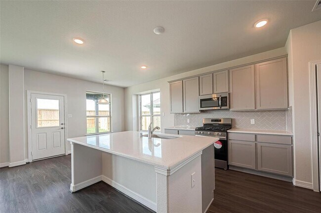 Building Photo - 32419 Fly Fish Wy
