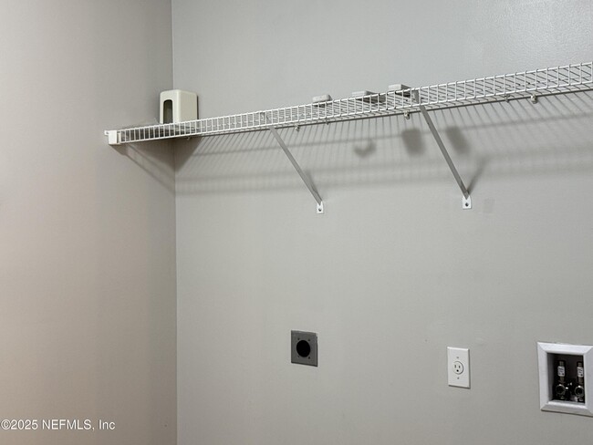 Building Photo - 94267 Woodbrier Cir