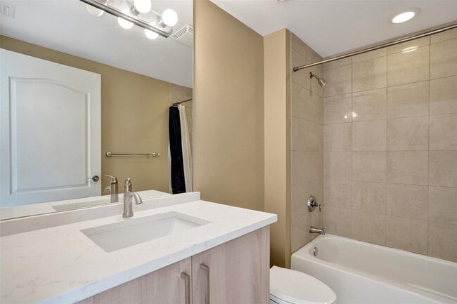 Building Photo - 101 S Ocean Dr