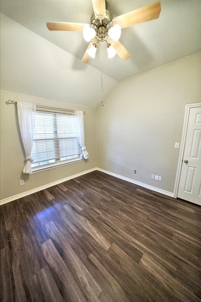 Building Photo - Stunning 4-Bedroom Home in Live Oak Hills,...