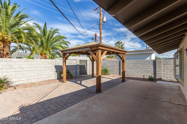 Building Photo - 8730 E Terrace Dr