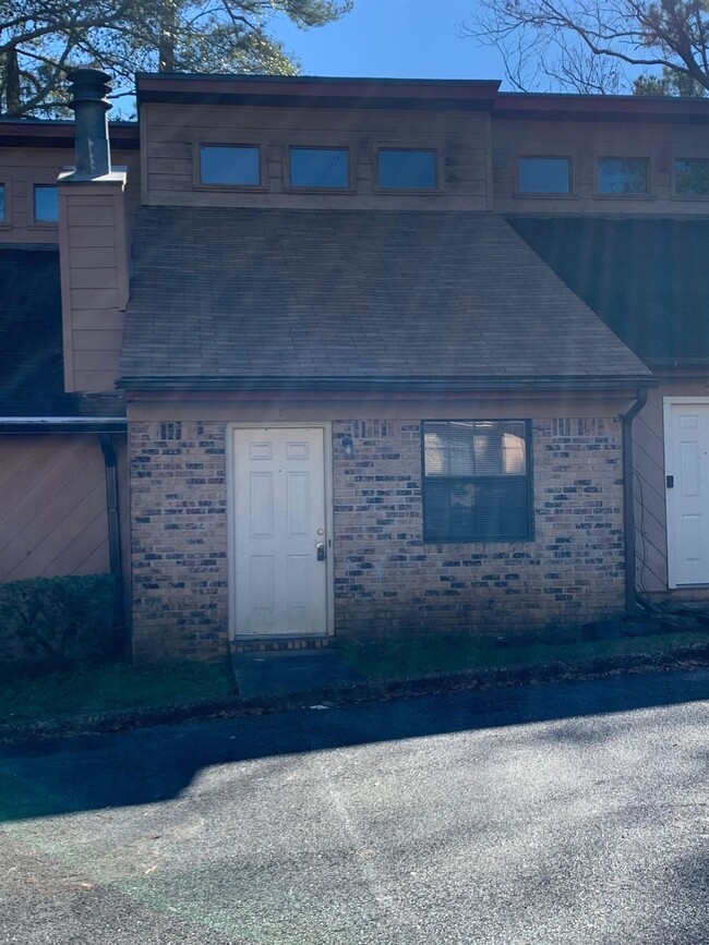 Primary Photo - 1808 Jackson Bluff Rd