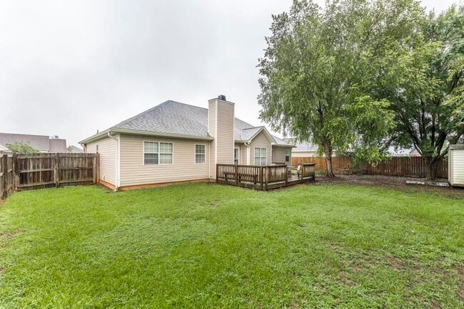 Building Photo - 205 Carver Ct