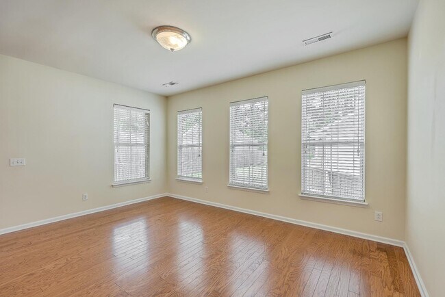 Building Photo - 230 Cameron St