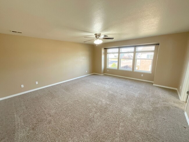 Building Photo - 3 Bedroom Home Available Near N Powers Blvd & Dublin Blvd!