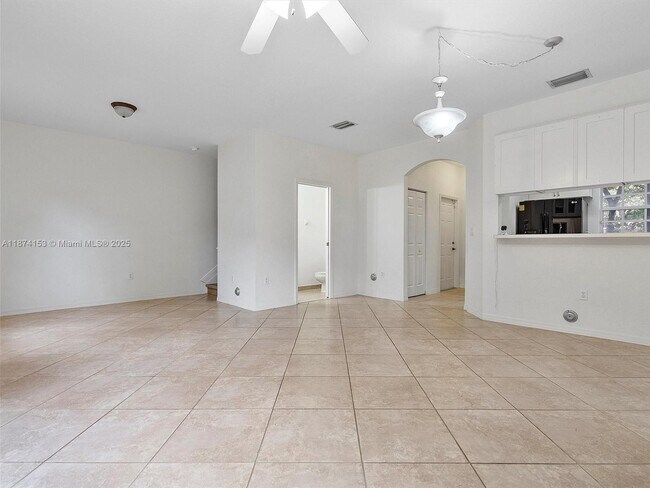 Building Photo - 4964 SW 128th Ave