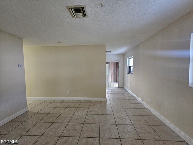Building Photo - 423 Morgan Cir S