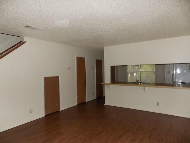 Building Photo - Hu Properties2 (3308 Dunliegh Dr)