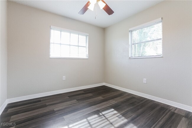 Building Photo - 282 Lorraine Ave