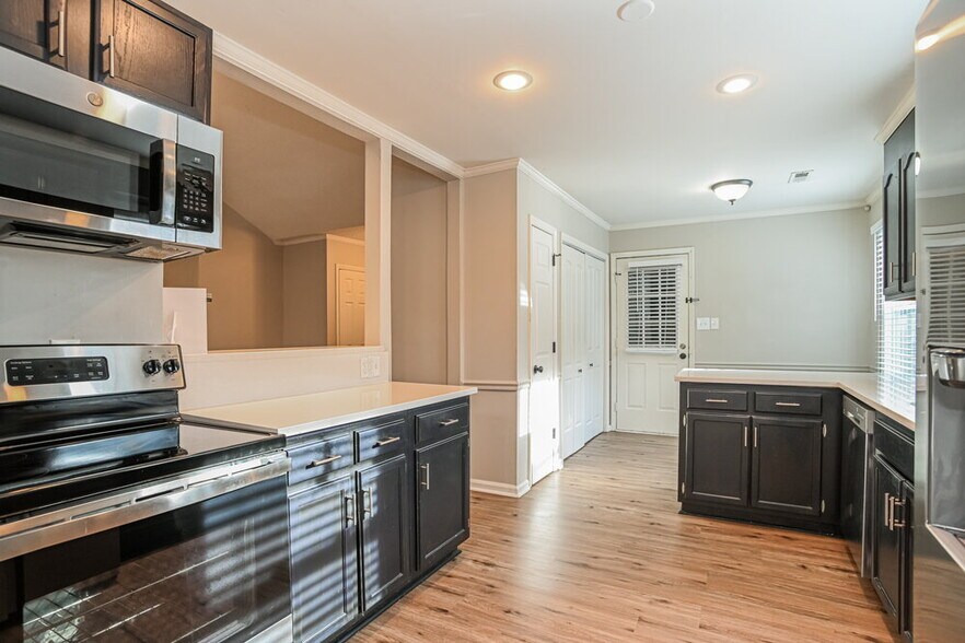 Building Photo - 7317 Rockwood Forest Ln