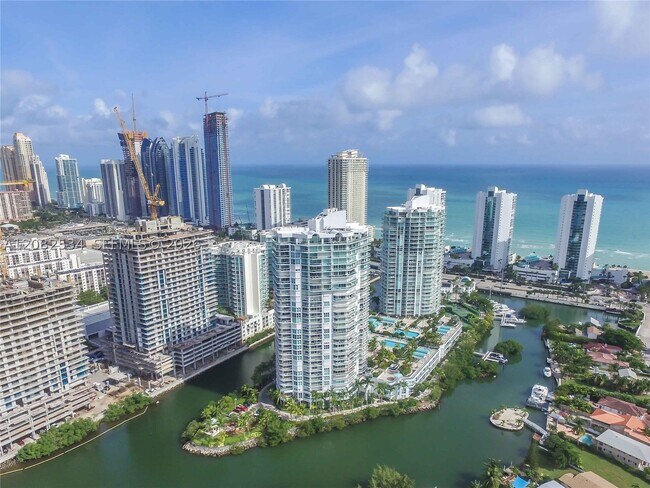 Building Photo - 16500 Collins Ave