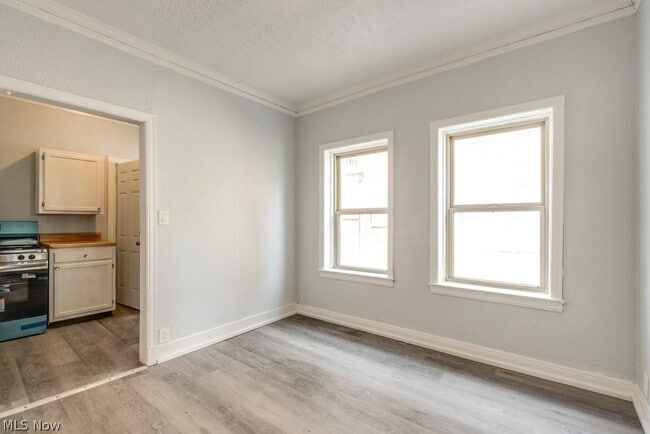 Building Photo - 2840 S Moreland Blvd