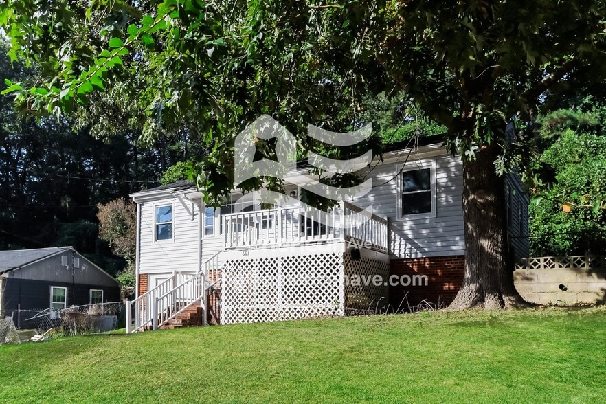 Building Photo - 663 Seymour Dr