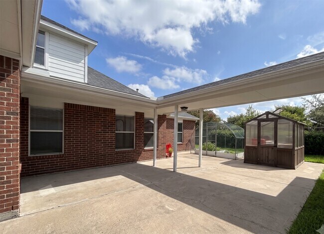 Building Photo - 3906 Eastland Lake Dr