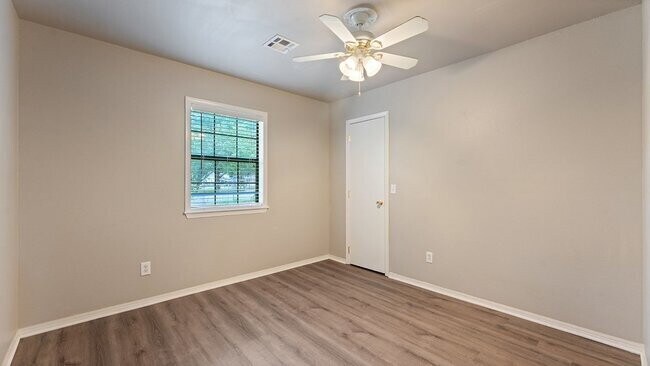 Building Photo - Newly Remodeled 2-Bed, 2-Bath Duplex