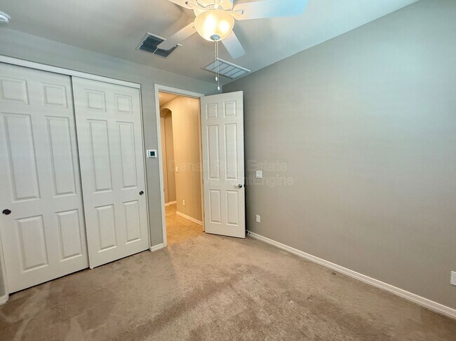 Building Photo - 15170 W Pierce St