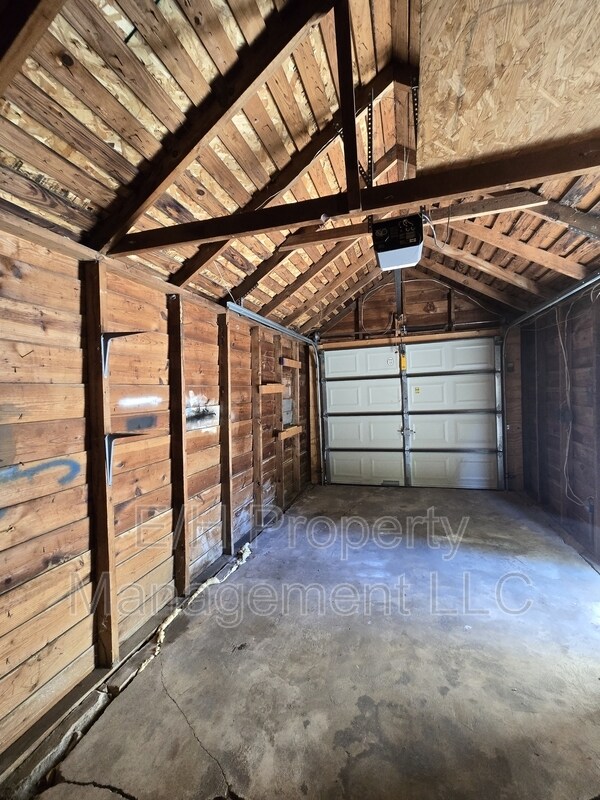 Building Photo - 1649 N Payne Ave
