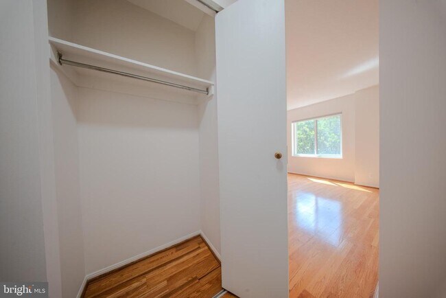 Building Photo - 8370 Greensboro Dr