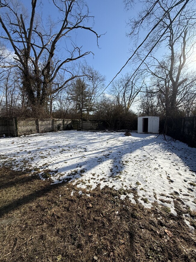 Building Photo - 4715 E 33rd St