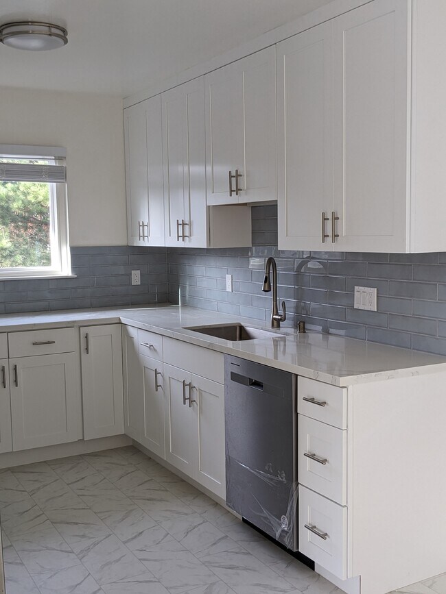 Building Photo - 3208 Countryside Dr