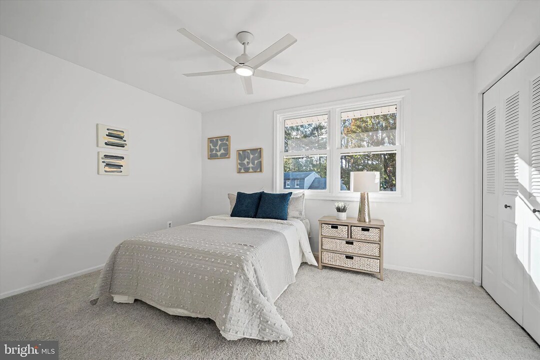 Building Photo - 10116 Dundalk St