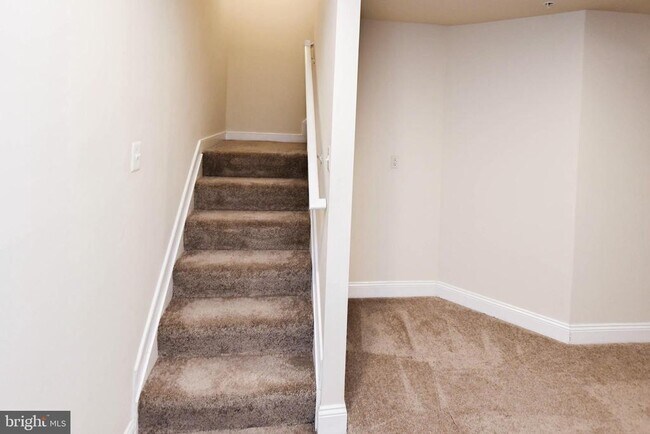 Building Photo - 13003 Belle Meade Trace