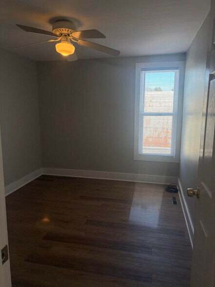 Building Photo - 209 Kingsley Rd