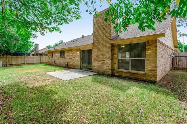 Building Photo - 2715 Colony Dr