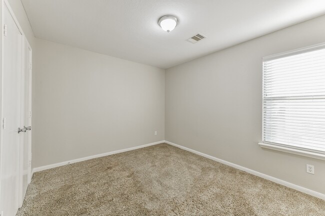 Building Photo - 21610 Rain Leaf Ct