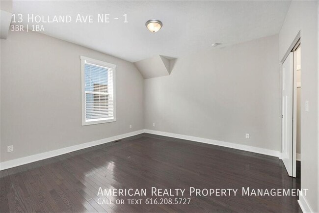 Building Photo - 13 Holland Ave NE