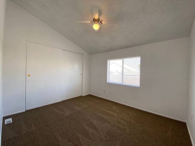 Building Photo - Great 2 Bedroom Home in Bullhead City!