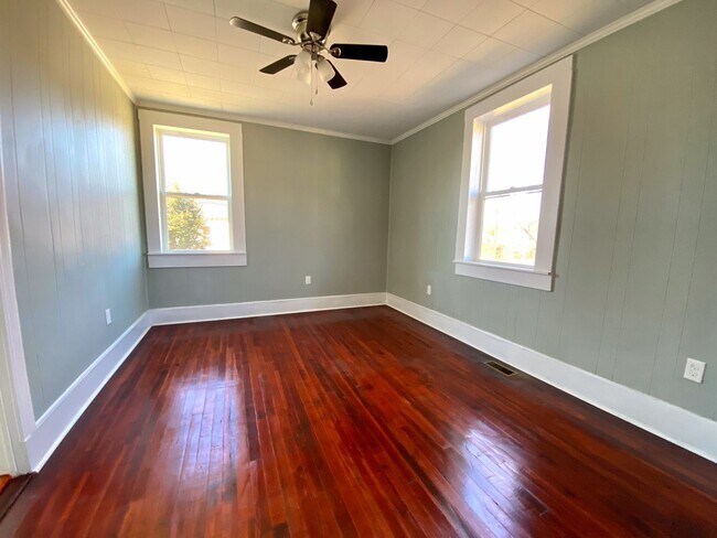 Building Photo - 3 bed/ 2 bath house in Seneca